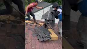 How to remove roof shingles #contractor #construction #tools #roofing